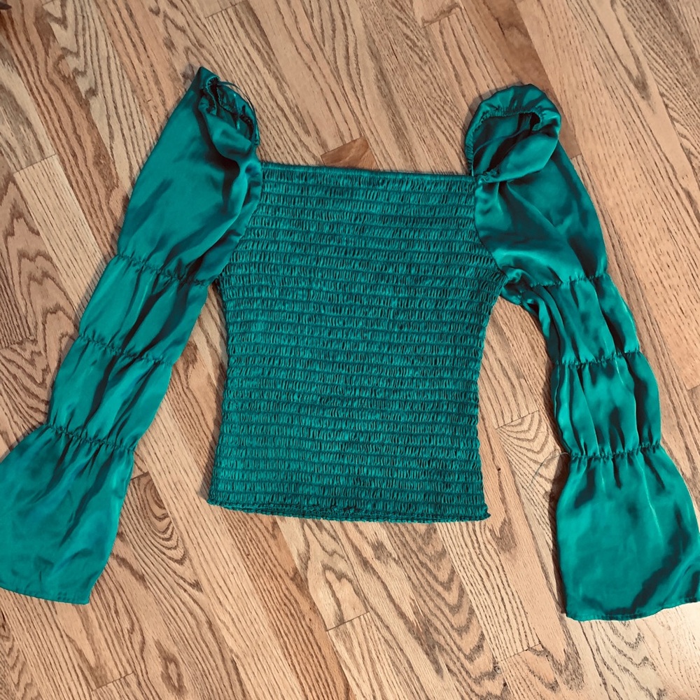 Satin Bell Sleeve stop